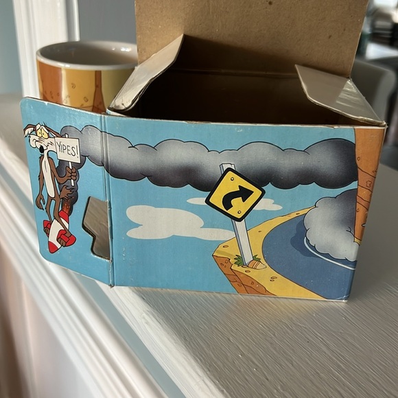 Looney tunes vintage mug. 1988 Wile E Coyote new with box. - Picture 3 of 5